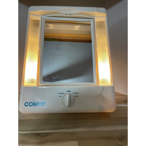 CONAIR Lighted Vanity With 1x & 10x Magnifying Mirrors & 4 Light Settings - Picture 3 of 10